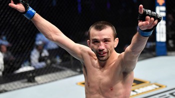 Võ sĩ khiếm thính hạ gục huyền thoại UFC, cư dân mạng không tin nổi