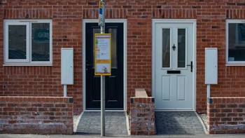 Khách ‘cười ra nước mắt’ với quảng cáo mua nhà kiểu này