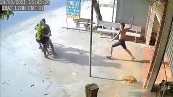 Tên trộm máy cắt sắt bị chủ nhà cho 'ăn búa'