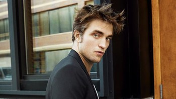 Màn ứng phó fan cuồng gây cười của Robert Pattinson