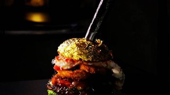 Có gì trong chiếc bánh Hamburger trị giá gần 6.000 USD?