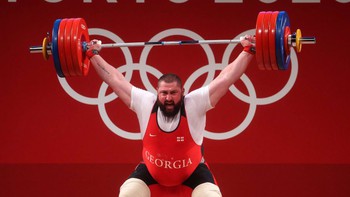 Lộ diện người đàn ông khỏe nhất Olympic, phá 6 kỷ lục cử tạ
