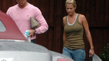 Ronaldo từng làm chuyện lạ khi hẹn hò 'bom sex' nước Anh một thời