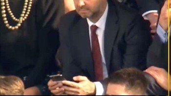 Ảnh chế: Manchester United bị tố 'ăn cướp' Ronaldo