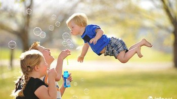 Cẩn thận, con bạn nghĩ chúng biết bay...