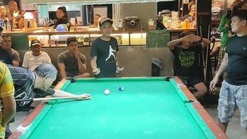 'Phù thủy bida lỗ' Efren Reyes kết thúc ván đấu không giống ai