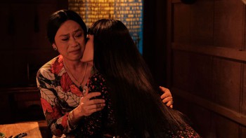 Hoài Linh giả gái, 'tươi' trở lại trong 'Mến gái miền Tây'