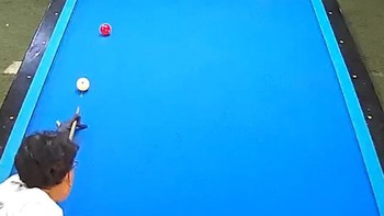 Nhóm bạn cười ngất khi chàng trai liên tục lượm siêu phẩm bida rùa