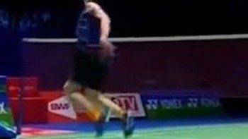 Pha đánh cầu lông trái tay vận tốc 372 km/h của Lee Zii Jia