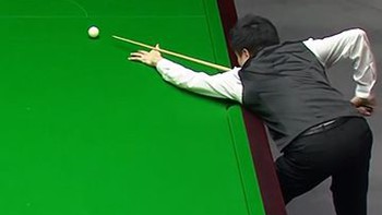 Cơ thủ Ding Junhui ngậm ngùi sau 5 lần giấu bi bất thành