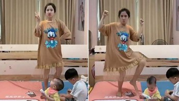 Mẹ bỉm sữa lầy lội khi ở nhà trông con