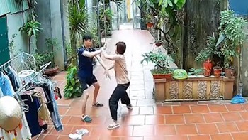 Cô gái suốt ngày đòi tỉ thí võ công với anh trai