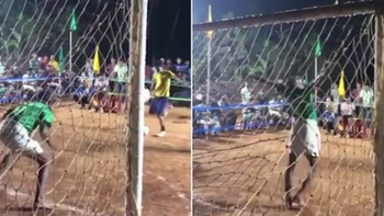 Thủ môn phản lưới nhà khi ăn mừng bắt thành công penalty