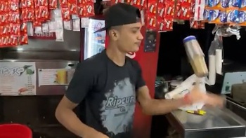 Chàng trai quê một cục khi trổ tài pha chế làm vỡ ly