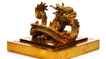Tì vết trên ấn vàng