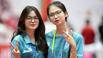 Những bóng hồng dễ thương 'điểm tô' SEA Games 31