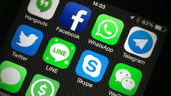 Chạy trời không khỏi chat