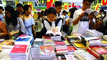 Chuông nguyện hồn… tiểu thuyết?