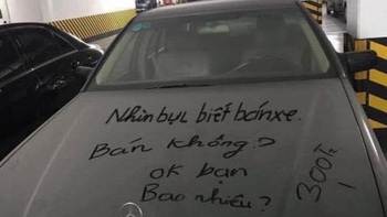 Ảnh vui 21-9: Màn giao dịch xe nhanh gọn nhờ 'nhìn bụi'