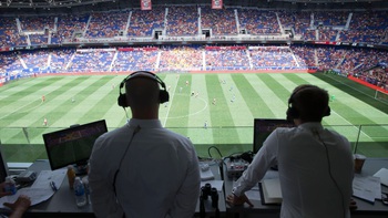 Bản quyền truyền hình World Cup: Có thật là quá cao?