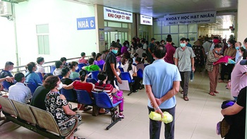 Không thương mại hóa dịch vụ y tế công