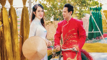 Bộ ảnh đón Tết 2023 không đụng hàng của Lý Hải - Minh Hà