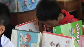 Ảnh vui 16-10: Che không thiếu góc nào vì sợ bạn nhìn trộm bài