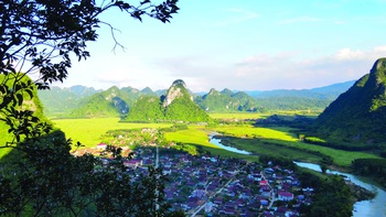 Tân Hóa - từ rốn lũ đến ngôi làng du lịch tốt nhất