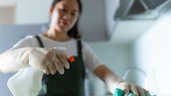 Chồng phải trả phí 'lau nhà rửa chén' trong 25 năm cho vợ