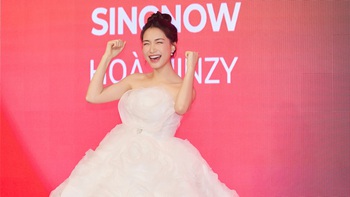 Hòa Minzy diện đầm phát sáng, tự tin khoe giọng mộc