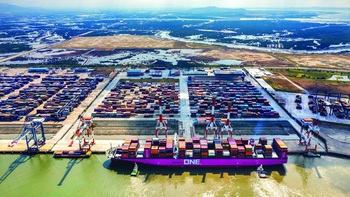 Quan hệ kinh tế Việt - Trung: Bài toán thâm hụt thương mại