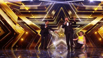 MC Britain's Got Talent bị tân quán quân xô ngã vào đêm chung kết