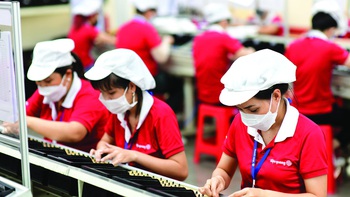 Kinh tế nửa năm đầu: Sầu chung sầu riêng