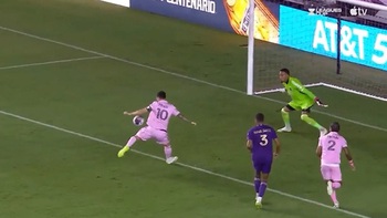 Messi đỡ bóng đẳng cấp ghi bàn cho Inter Miami