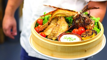 Loài xâm lấn: Diệt không xuể thì bê vào nồi