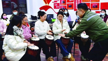 "Cung thiếu nhi" cho người lớn