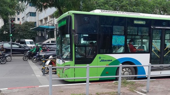 'Ai nên nhường ghế ai?'