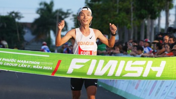 Hoàng Nguyên Thanh ngất ngây thắng giải marathon ở quê hương