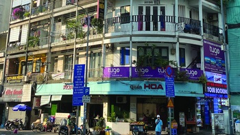 Quán Hoa Đông gần Chợ Bến Thành