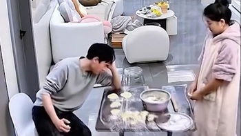 Vợ chồng bất ổn và cái bàn bất an