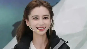 7 triệu người xem Angelababy nói về sự cố xem Lisa biểu diễn thoát y