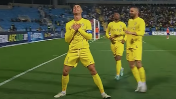 Ronaldo gây sốt với màn ăn mừng mới đầu năm 2024