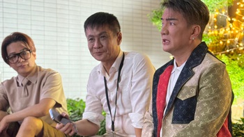 Đàm Vĩnh Hưng rủ đạo diễn Lê Hoàng và nhiều nghệ sĩ ra ngoài hóng gió