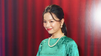Bạch Công Khanh bị 'bà xã' Hạ Anh 'nổi cơn ghen' trên thảm đỏ