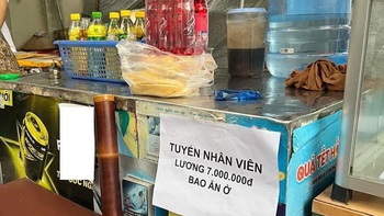 Ảnh vui 26-2: Sạp tạp hóa tuyển nhân viên, lương 7 triệu, bao ăn ở