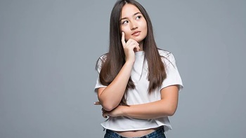 Câu đố hack não: Lá gì ăn sống thì lành, nấu canh thì độc?