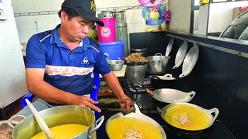 Không có nước lèo, bánh khoái về đâu?