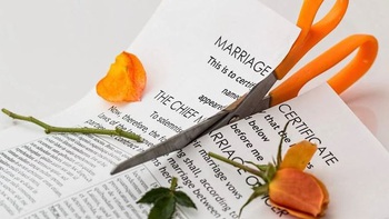 Công ty luật vô tình khiến cặp đôi ly hôn... nhầm