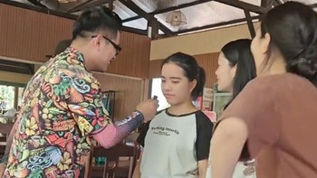 Cô gái quê một cục vì miệng nhanh hơn não