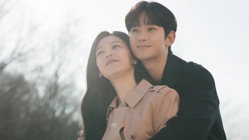 Kim Soo Hyun lộ hint hẹn hò Kim Ji Won